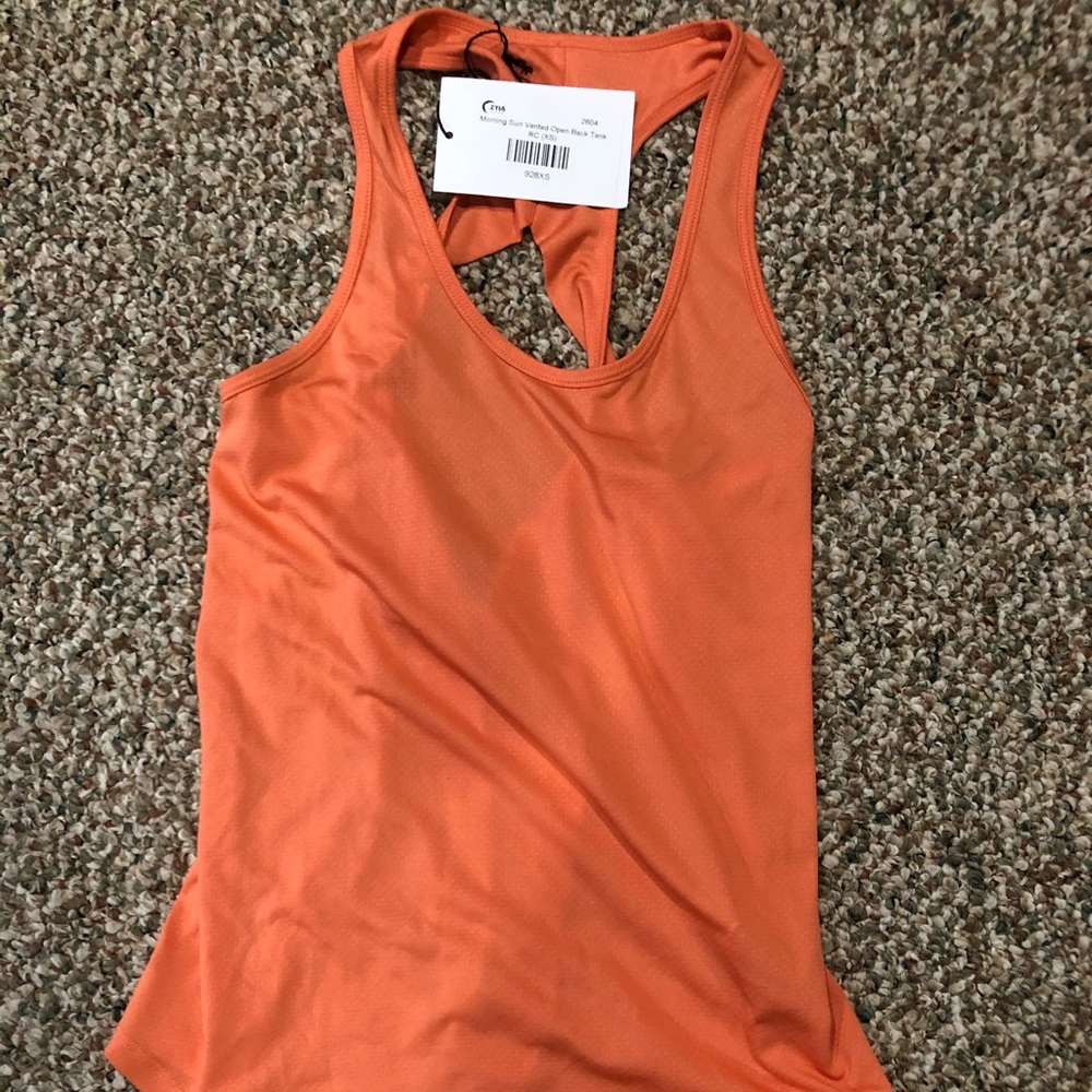 zyia tank top- nothing wrong with it -very comfy